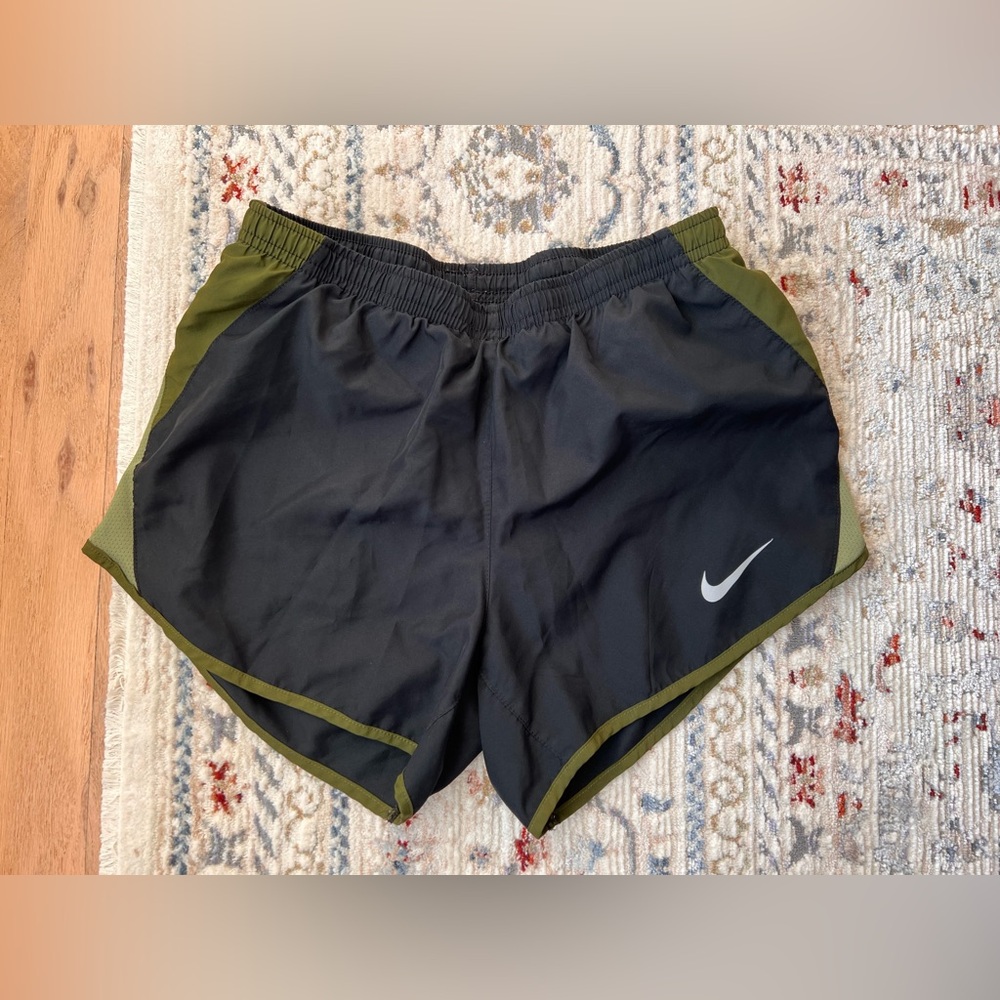 Nike Tempo Running Shorts Black/Olive green size XS